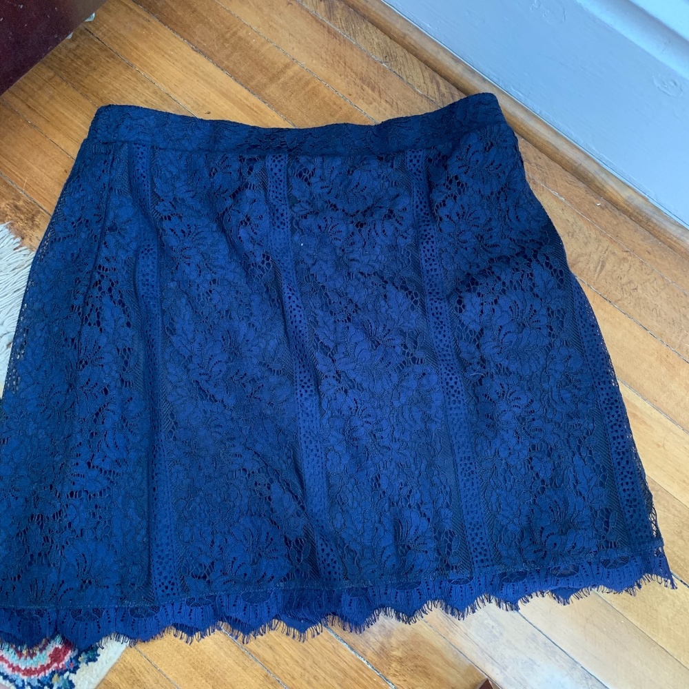 Isaac Mizrahi Live blue floral lace skirt. Never worn. Retail 60